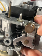 Cargar imagen en el visor de la galería, f 25 hp Yamaha CARBURETOR with Primer 65W-14901-50-00 four stroke 2004-up supersedes 65W-14901-55-00
