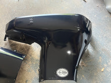 Lade das Bild in den Galerie-Viewer, 175 150 135 115 hp Ficht Evinrude Lower Motor Cover PORT 5004969 5004969 STARBOARD 5004970 5005014 two stroke 2002-2006
