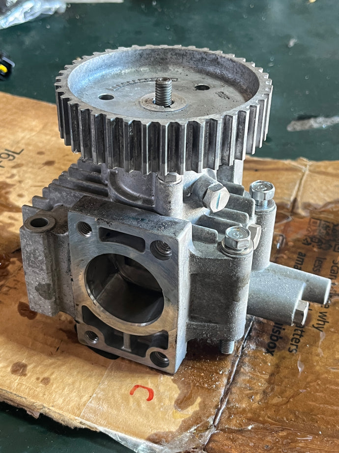 250 hp Yamaha CAMSHAFT ASSY 1 with gear 60V-12170-00-00 two stroke HPDI 3.3 Liter 2003-2009 some compatibility 200 225 300 hp