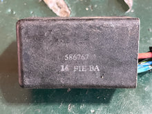 Load image into Gallery viewer, 200 225 250 300 hp Evinrude E-tec POWER TRIM RELAY 586767 0769081 two stroke compat 25-300 hp 0586767 CABLE &amp; RELAY
