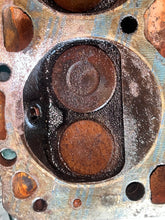Load image into Gallery viewer, sold ebay aug2025——5.0 5.7 Liter OMC 1989 cylinder head #2 3853852 985431 Valve Cover 0986748 volvo
