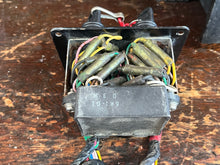Cargar imagen en el visor de la galería, 115 - 300 hp Yamaha Outboard Key Panel Switch Assy 6K1-82570-13-00 for Two &amp; Four Stroke - push-to-choke
