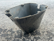 Cargar imagen en el visor de la galería, f 115 hp Yamaha bottom cowling APRON 67F-42741-00-8D Four Stroke 2000-2005

