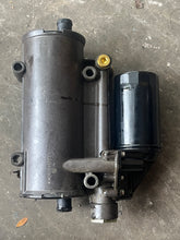 Lade das Bild in den Galerie-Viewer, 350 hp Mercury Verado INTEGRATED OIL MODULE 8M0092405 four stroke 200-400 hp compatibility
