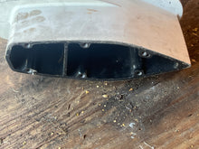 Load image into Gallery viewer, 25 hp Evinrude E-tec 20” MIDSECTION SWIVEL 0356963 STEERING ARM 5009612 EXHAUST HOUSING 5008164 0355927 two stroke 2010-up e25DPSLABF
