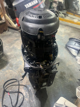 Lade das Bild in den Galerie-Viewer, 2018 F90 hp Yamaha Four Stroke Vmax 20”  clean running outboard
