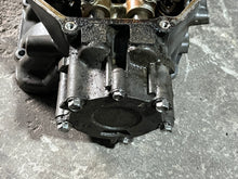 Cargar imagen en el visor de la galería, BF 90 75 hp Honda CYLINDER HEAD 12210-ZW1-010ZA four stroke 1997-2006
