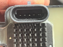 Cargar imagen en el visor de la galería, 115 hp Mercury Optimax IGNITION COIL 5-pin 879984T00 Two Stroke 3 Cylinder DFI 2008 many hps 40-250 some efi
