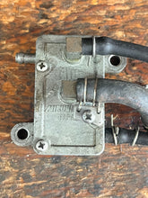 Charger l'image dans la galerie, DT 8 hp Suzuki FUEL PUMP 15100-98610 two stroke 1999 4 6 5 hp 1988-2002
