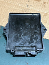 Load image into Gallery viewer, 250 hp Yamaha ECU CONTROL UNIT 60V-8591A-51-00 two stroke HPDI 2005 2006 f8t60071 60v-51 NLA
