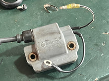 Cargar imagen en el visor de la galería, Yamaha Ignition coil cm61-26 1989-96 two stroke
