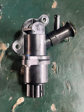 Load image into Gallery viewer, f 90 75 hp Yamaha isc iac CONTROL VALVE ASSY intake 6D8-13105-01-00 four stroke 2005-2017
