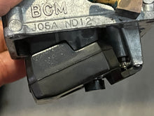 Load image into Gallery viewer, 40 30 hp Mercury CARBURETOR SET top 830276T27 middle 830276T11 bottom 830276T12  ENRICHENER 854254T four stroke 3 cylinder 40ELPT 2000 YAMAMERC Yamaha CARB 1 67C-14901-10-00 CARB 2 14902 CARB 3 14903 PRIMER STARTER 67C-14380-00-00
