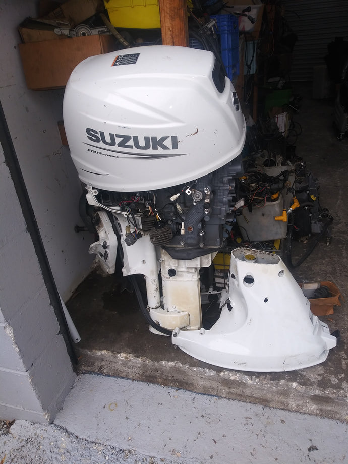 2022 Df30, 25 hp suzuki four stroke parts motor w good compression