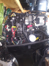 Lade das Bild in den Galerie-Viewer, 115 hp Mercury four stroke 25 inch outboard
