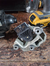 Lade das Bild in den Galerie-Viewer, Mercruiser 4.3, 5.0, 5.7, 7.4, 8.1 starter, throttle position sensor
