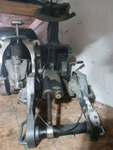 Lade das Bild in den Galerie-Viewer, F40 Yamaha 20inch midsection shock absorber, brackets, steering arm, pivot assy
