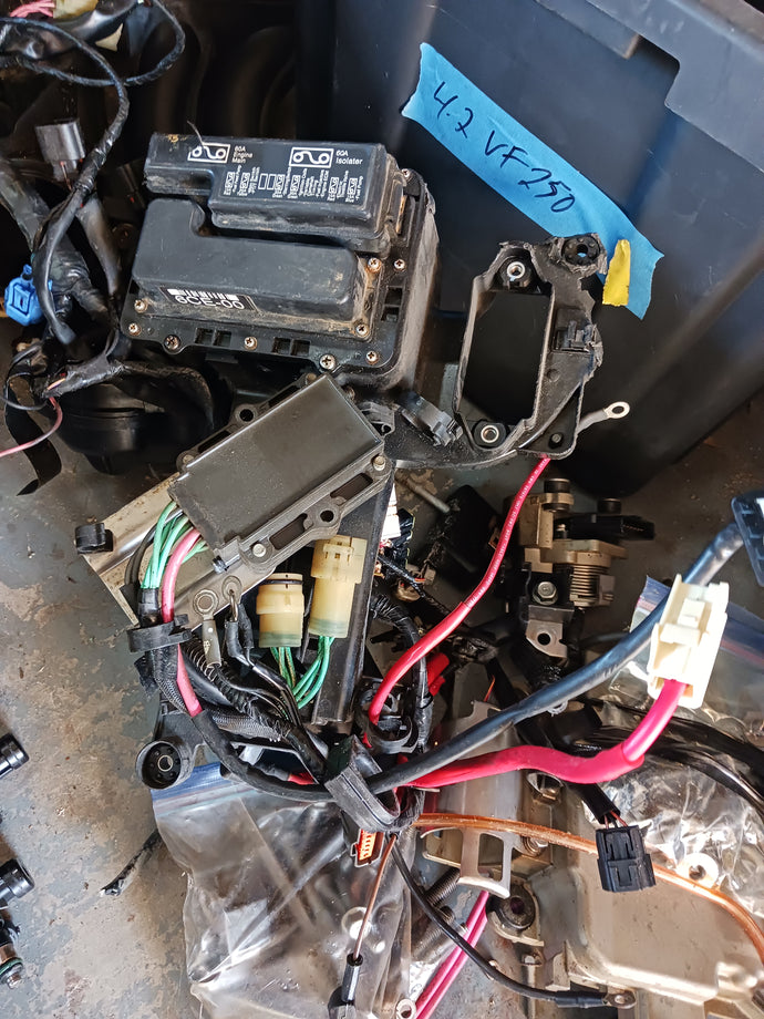 Voltage regulator rectifier yamaha 4.2 liter 200-300 hp four stroke