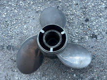 Cargar imagen en el visor de la galería, Mercury 3-Blade LH Counter-rotation 15 1/4 x 19 pitch PROPELLER 5007-19 stainless steel PROP needs hub kit

