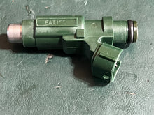 Cargar imagen en el visor de la galería, f 150 Yamaha FUEL INJECTOR green 63P-13761-00-00 EAT152 four stroke 2004-2010 cleaned
