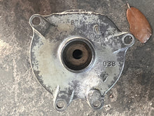 Cargar imagen en el visor de la galería, DT 225 hp Suzuki SHIFT ACCEL HOUSING 26110-87D13 Two Stroke 1990-2003 some 150 175 200 compatibility
