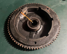 Load image into Gallery viewer, 70 50 60 65 hp Johnson Evinrude 0584360 584360 Flywheel 0329267 FLYWHEEL NUT TWO STROKE 1992-2000
