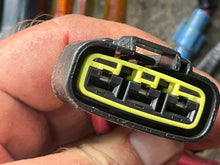 Lade das Bild in den Galerie-Viewer, DF 175 hp Suzuki engine WIRING HARNESS 36610-96L50 four stroke 2019-2021
