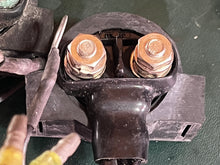 Lade das Bild in den Galerie-Viewer, Hitachi A104-124 A104-125 DT 50 - 140 hp Suzuki Tilt &amp; Trim Relay Solenoids 38410-94540 up &amp; down OEM Two Stroke works for other makes &amp; models 804282T 38410-95540 38410-94510
