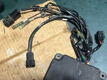 Lade das Bild in den Galerie-Viewer, 250 225 hp Yamaha cdi control unit OX66 65L-02 65L-85540-02-00 two stroke f8t33771 2001-2003
