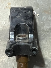 Lade das Bild in den Galerie-Viewer, DF 30 hp Suzuki STEERING ARM BRACKET 43750-94L00-YAY four stroke 2018
