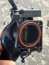 Lade das Bild in den Galerie-Viewer, 40 30 hp Mercury EFI THROTTLE BODY 877831A03 TPS 881070T 8M0125617 ATTENUATOR 893521 four stroke 3 cylinder 2005
