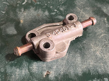 Lade das Bild in den Galerie-Viewer, 6 5 hp Evinrude 345461-1 COVER &amp; NIPPLE ASSY 5000278 for carburetor bowl Accelerator Pump Four Stroke 1998-2000
