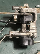 Lade das Bild in den Galerie-Viewer, DF 30 25 hp Suzuki SHIFT ROD (S &amp; L) 25111-94L00 CLUTCH SHAFT LEVER 21210-94L00 ROD 23211-94L00 HOLDER 21151-94L00 four stroke 2018
