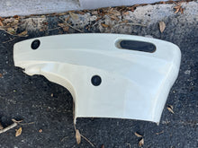 Load image into Gallery viewer, DF 150 hp Suzuki  SIDE COVER SET WHITE 62821-96J0-Y5S 61811-96J0-Y5S 2015-2018
