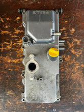Cargar imagen en el visor de la galería, f 50 hp Yamaha CYLINDER HEAD COVER 62Y-11191-01-9S 62Y-11191-00-94 PLUG 6G8-15363-00-00 four stroke 1995-2004 62Y-01 62Y-00 some 60 hp 2002-2004
