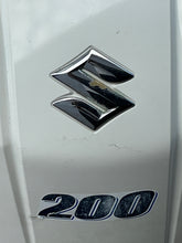 Lade das Bild in den Galerie-Viewer, DF 200 175 150 hp Suzuki ENGINE COVER 61420-96880-Y5S 61420-96890-Y5S four stroke 2016-2018

