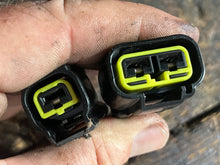 Lade das Bild in den Galerie-Viewer, 150 175 200 hp YAMAHA hpdi STATOR 68F-81410-00-00 two stroke ELECTRICAL two connector 2000-2011
