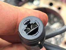 Load image into Gallery viewer, f 90 hp Yamaha STATOR 67F-85510-01-00 four stroke 2002-2004 75 80 100 hp
