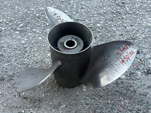 Load image into Gallery viewer, Volvo Penta SX Solas 14 1/4 x 22P RH PROPELLER 3-Blade prop 19 spline
