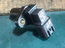 Load image into Gallery viewer, DF 40 - 140 hp Suzuki 33220-76G02 Cam Position Sensor CMP 5031468  Evinrude 1999-2006
