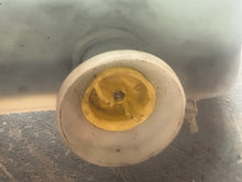 Lade das Bild in den Galerie-Viewer, 115 90 75 hp Mercury Optimax OIL TANK 879844T04 CAP 828475A09 COVER 883044001 Two Stroke 3 Cylinder DFI 2008
