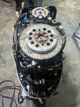 Lade das Bild in den Galerie-Viewer, 2018 F90 hp Yamaha Four Stroke Vmax 20”  clean running outboard
