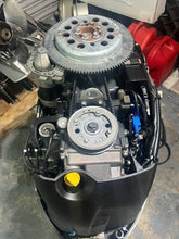 Lade das Bild in den Galerie-Viewer, 2018 F90 hp Yamaha Four Stroke Vmax 20”  clean running outboard
