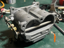Load image into Gallery viewer, 150 hp Johnson Evinrude CARBURETOR SET 0389990 389991 389992 Two Stroke 1979 body# 324955, LINK PIN THROTTLE ARM 0387378, LINK PIN ASSY 0387379, CHOKE LINK 0316073

