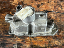 Lade das Bild in den Galerie-Viewer, DF 90 100 115 140 hp Suzuki VST Fuel vapor Separator COVER 15600-90J00 15600-90J01 four stroke 2002-2012
