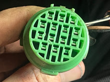 Lade das Bild in den Galerie-Viewer, BF 90 75 HP Honda Remote Control Cable Assy A wire harness 32520-ZW1-740 Four Stroke Outboard Motors 1997-2006
