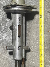 Cargar imagen en el visor de la galería, DT 150 200 hp Suzuki 25” SHIFT ACCEL HOUSING 26110-87D00 CLUTCH ROD CONNECTOR X 25611-87D10 SHIFT SHAFT 23111-87D10 YOKE 25131-87D01 Two Stroke 1986-87
