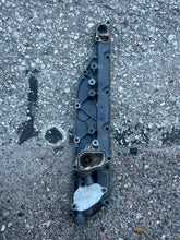 Cargar imagen en el visor de la galería, BF 90 75 hp HONDA WATER JACKET COVER 19360-ZW1-000ZA thermostat Four Stroke 1997-2006
