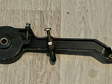 Load image into Gallery viewer, 135 150 175 200 hp Mercury THROTTLE LEVER 41022 41095T LEVER 41094A3 75153 CONTROL ROD 814929 CAM 815539T two stroke 1992-1996
