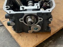 Cargar imagen en el visor de la galería, BF 250 225 200 Honda CYLINDER HEAD 12210-ZVL-000ZA four stroke 2007 up, off D Motor but heads same as A
